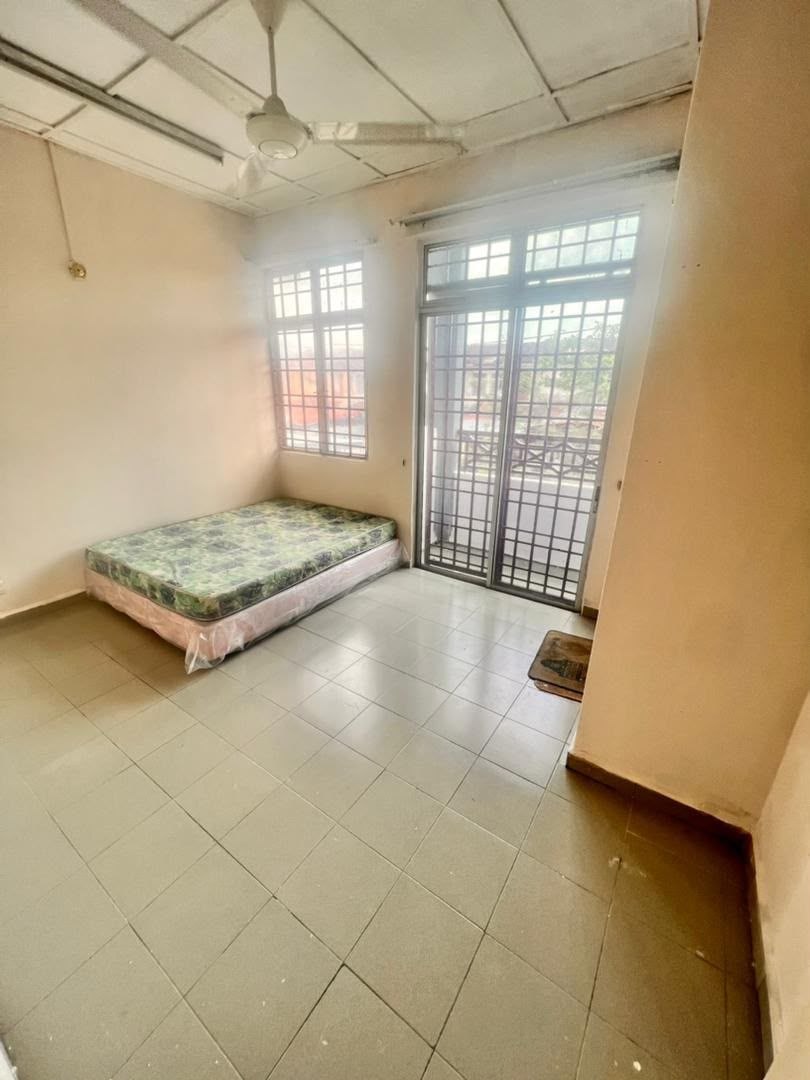 2 Storey Terrace Bandar Mahkota Banting