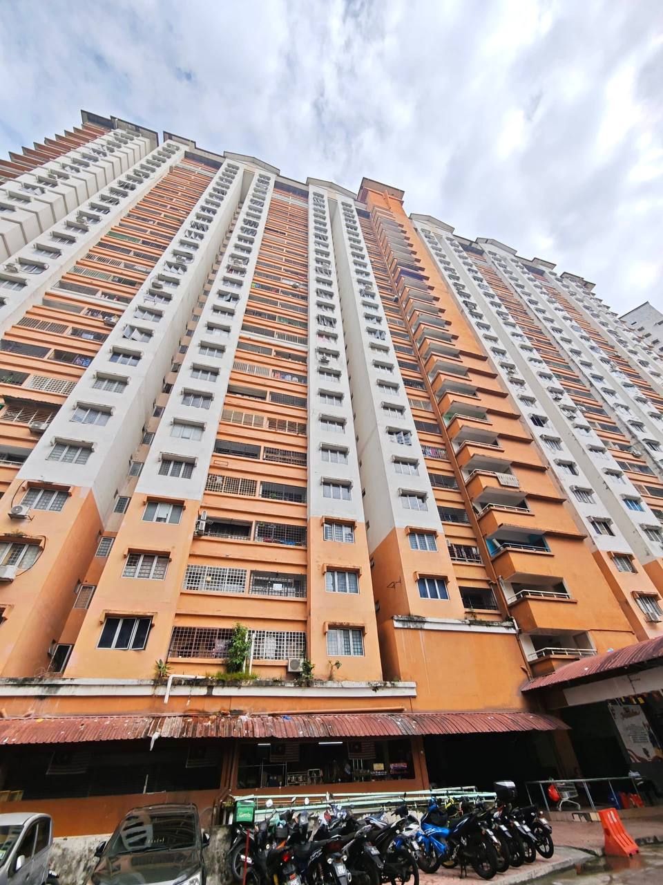 Flora Damansara [i]